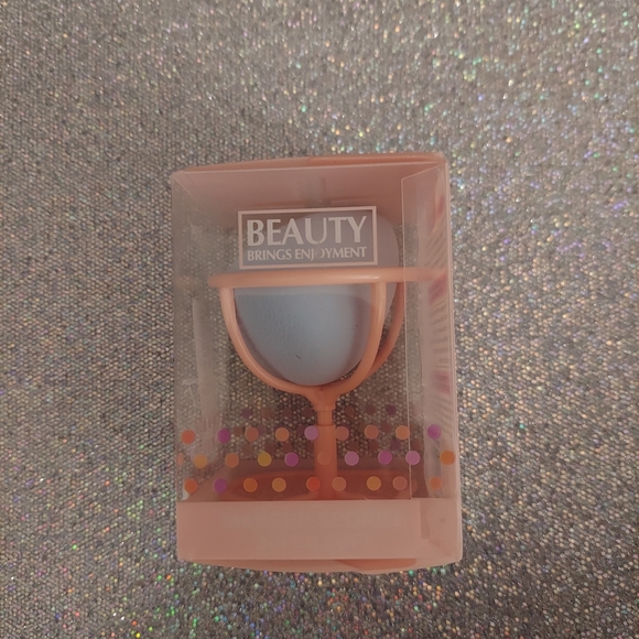 Makeup Blender Beauty Sponge with Holder - Picture 3 of 5